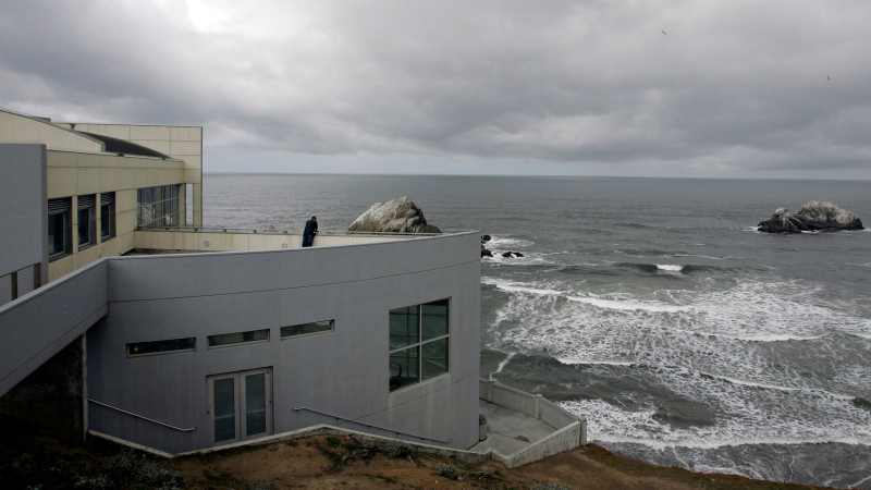 Illustration for article titled Amazing Cliff Houses: Literally Living on the Edge